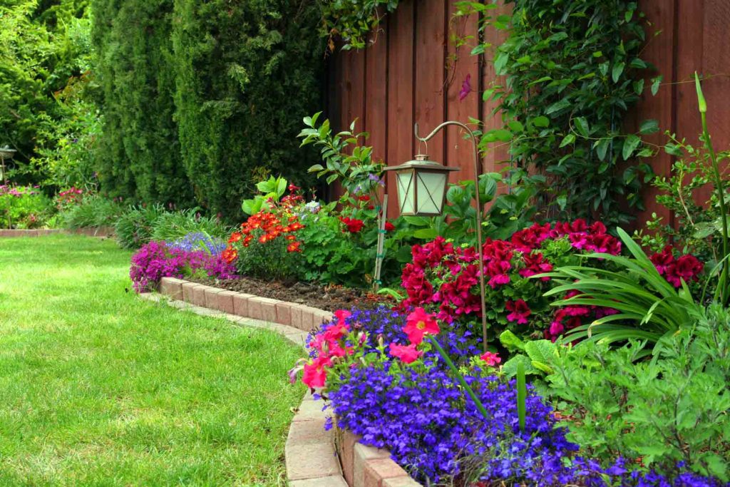 Average Cost of Concrete Landscape Edging Average Cost of Concrete Landscape Edging